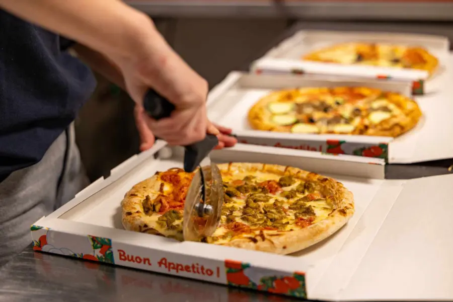 Pizza afhalen nes